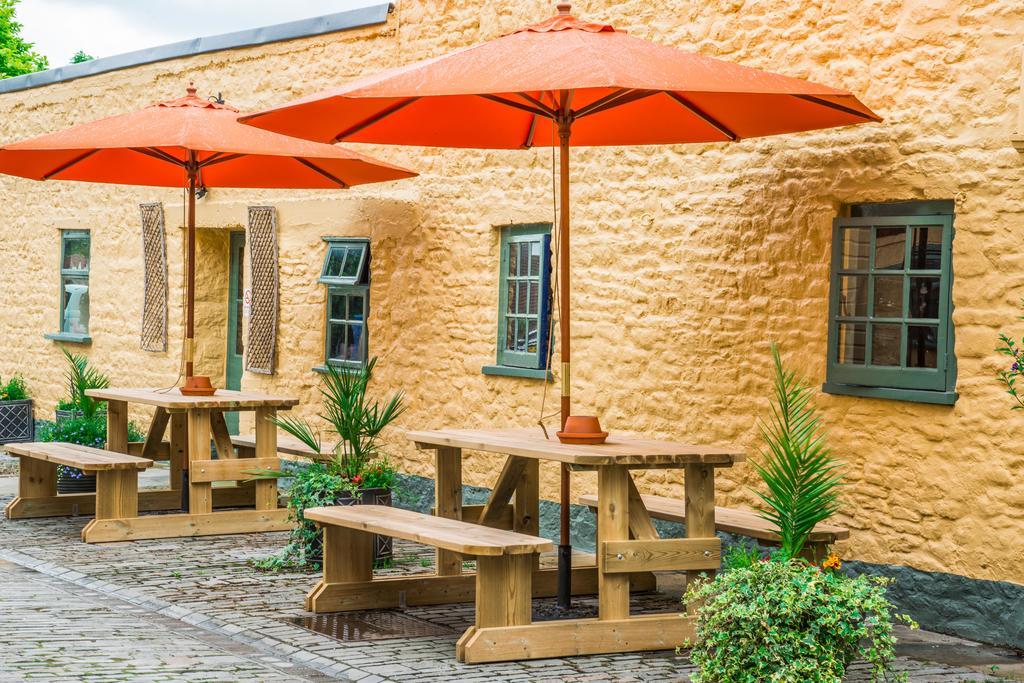 The Dolphin Hotel Wincanton Extérieur photo